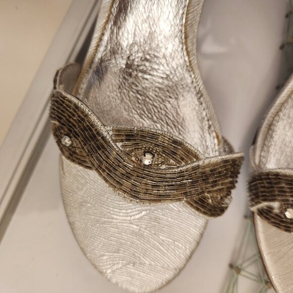 Adrianna Papell Silver and Gold Sandals - Picture 9 of 10